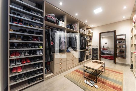 Casa à venda com 208m², 3 quartos e 5 vagas Casa à venda com 208m², 3 quartos e 5 vagasCloset da Suíte 3