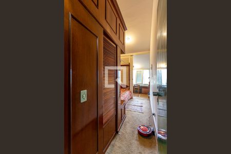 Casa à venda com 424m², 5 quartos e 4 vagasQuarto 2