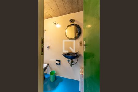 Casa à venda com 424m², 5 quartos e 4 vagasBanheiro de Serviço 1