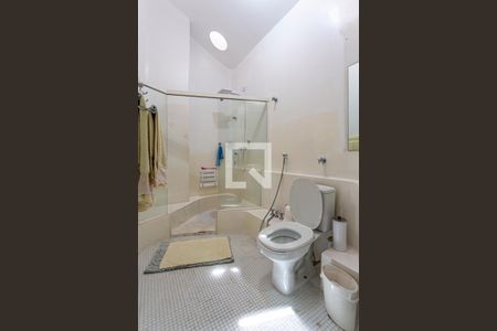 Casa à venda com 424m², 5 quartos e 4 vagasBanheiro da Suite Master