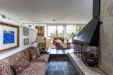 Casa à venda com 424m², 5 quartos e 4 vagasSala Lareira