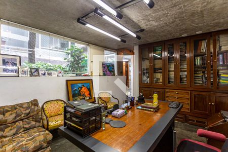 Casa à venda com 424m², 5 quartos e 4 vagasEscritório 2