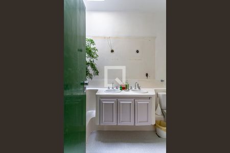 Casa à venda com 424m², 5 quartos e 4 vagasBanheiro