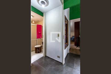 Casa à venda com 424m², 5 quartos e 4 vagasCorredor de Serviço