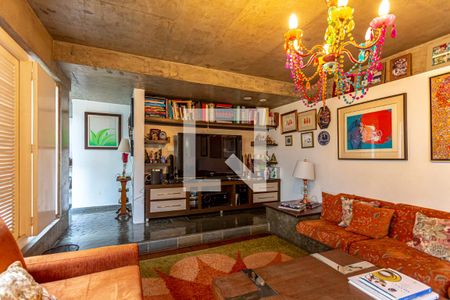 Casa à venda com 424m², 5 quartos e 4 vagasSala de TV