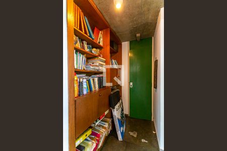 Casa à venda com 424m², 5 quartos e 4 vagasDetalhe do Corredor Escritórios