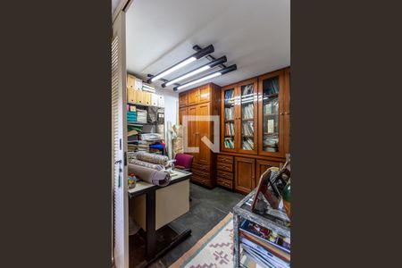 Casa à venda com 424m², 5 quartos e 4 vagasEscritório 1