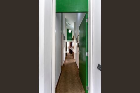 Casa à venda com 424m², 5 quartos e 4 vagasCorredor Dormitórios