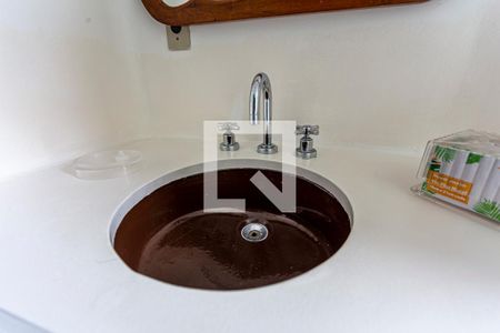 Casa à venda com 424m², 5 quartos e 4 vagasDetalhe do Banheiro da Suite 1