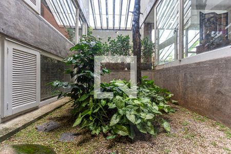 Casa à venda com 424m², 5 quartos e 4 vagasVista do Corredor Escritórios (Jardim de Inverno)