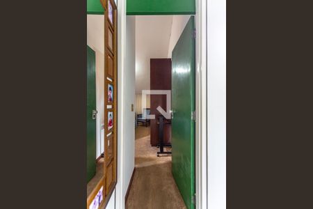 Casa à venda com 424m², 5 quartos e 4 vagasCorredor Dormitórios