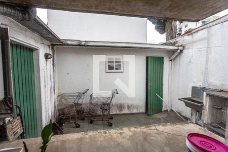 Casa à venda com 424m², 5 quartos e 4 vagasVista da Área de Serviço