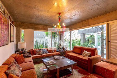 Casa à venda com 424m², 5 quartos e 4 vagasSala de TV