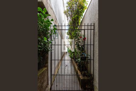 Casa à venda com 424m², 5 quartos e 4 vagasFrente do Imóvel - Corredor Lateral (Área Pet)