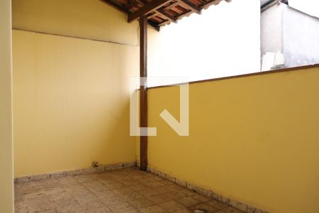Casa à venda com 200m², 3 quartos e 2 vagasvaranda quarto 3