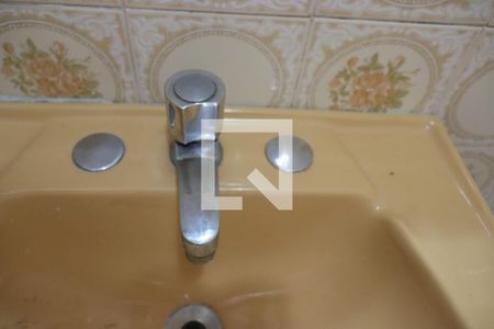 Casa à venda com 200m², 3 quartos e 2 vagasbanheiro corredor