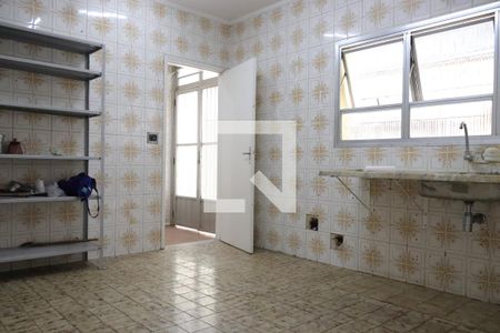 Casa à venda com 200m², 3 quartos e 2 vagascozinha