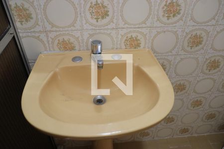 Casa à venda com 200m², 3 quartos e 2 vagasbanheiro corredor