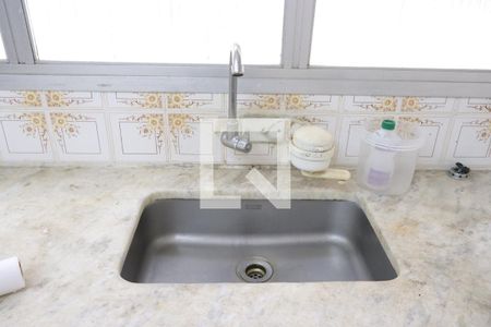 Casa à venda com 200m², 3 quartos e 2 vagascozinha