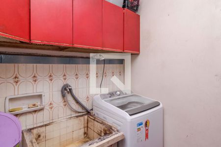 Casa à venda com 300m², 2 quartos e 2 vagas Casa à venda com 300m², 2 quartos e 2 vagasLavanderia