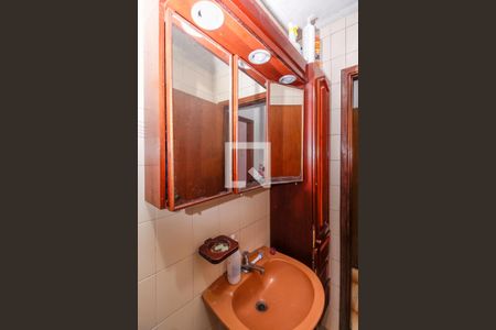 Casa à venda com 300m², 2 quartos e 2 vagas Casa à venda com 300m², 2 quartos e 2 vagasBanheiro da Suíte