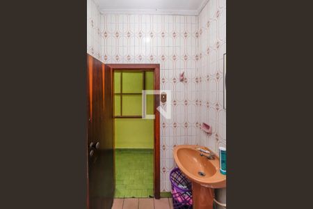 Casa à venda com 300m², 2 quartos e 2 vagas Casa à venda com 300m², 2 quartos e 2 vagasBanheiro 2