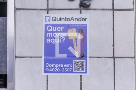 Casa à venda com 300m², 2 quartos e 2 vagas Casa à venda com 300m², 2 quartos e 2 vagasPlaquinha