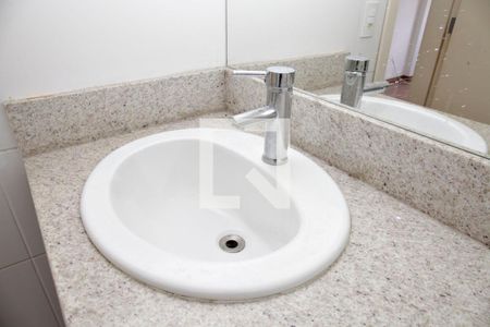 Apartamento à venda com 61m², 2 quartos e 2 vagasBanheiro Quarto 1 Suíte