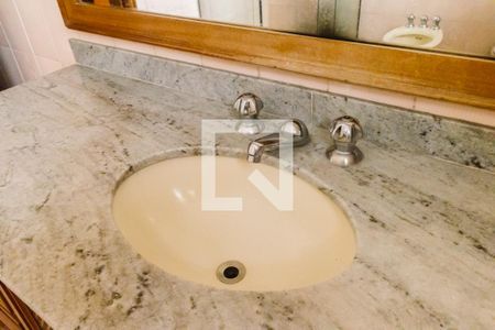 Casa à venda com 427m², 3 quartos e 4 vagasBanheiro 2 Pia