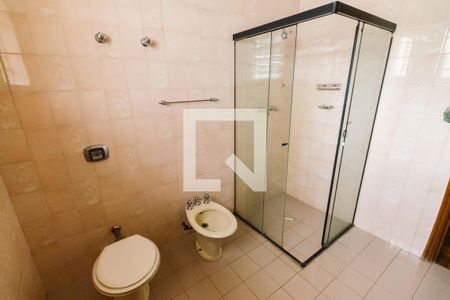 Casa à venda com 427m², 3 quartos e 4 vagasBanheiro 2