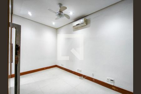 Sala de casa para alugar com 2 quartos, 160m² em Vila Isabel, Rio de Janeiro