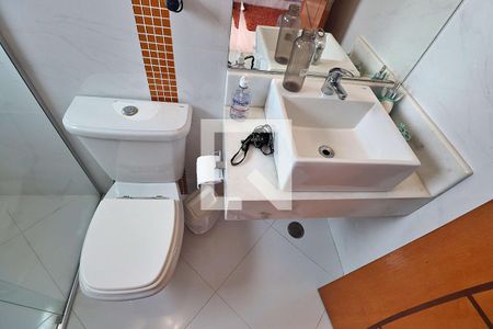 Casa à venda com 210m², 3 quartos e 2 vagasBanheiro da Suíte 2