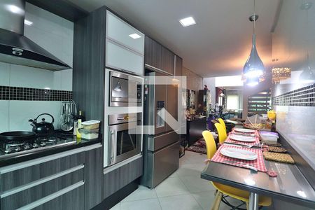 Casa à venda com 210m², 3 quartos e 2 vagasCozinha