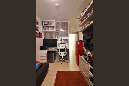 Casa à venda com 210m², 3 quartos e 2 vagasSuíte 2