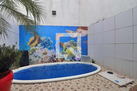 Casa à venda com 210m², 3 quartos e 2 vagasPiscina