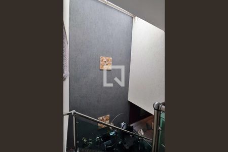 Casa à venda com 210m², 3 quartos e 2 vagasEscada