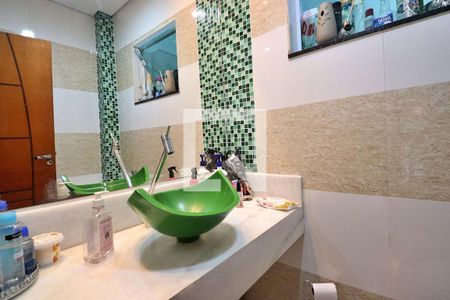 Casa à venda com 210m², 3 quartos e 2 vagasLavabo