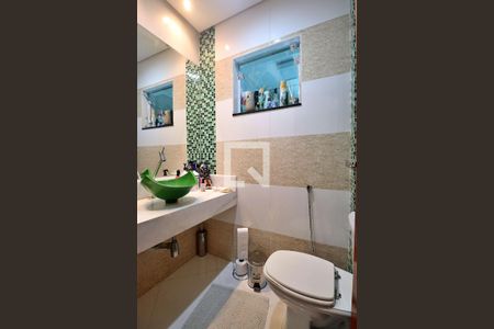 Casa à venda com 210m², 3 quartos e 2 vagasLavabo