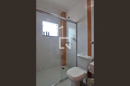 Casa à venda com 210m², 3 quartos e 2 vagasBanheiro da Suíte 2