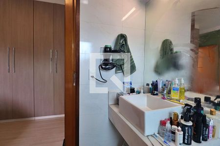 Casa à venda com 210m², 3 quartos e 2 vagasBanheiro da Suíte 1