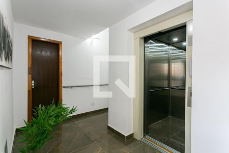 Apartamento à venda com 46m², 2 quartos e sem vagaÁrea Comum - Elevador