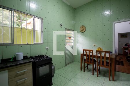 Casa à venda com 114m², 2 quartos e 3 vagas Casa à venda com 114m², 2 quartos e 3 vagasCozinha