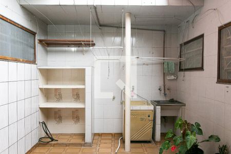 Casa de condomínio à venda com 130m², 3 quartos e 1 vagaQuintal e Área de Serviço