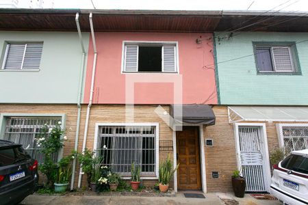 Casa de condomínio à venda com 130m², 3 quartos e 1 vagaFachada