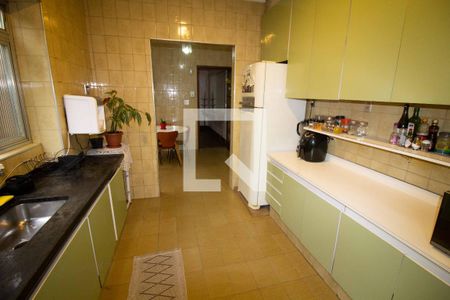 Casa à venda com 240m², 3 quartos e 2 vagasCozinha