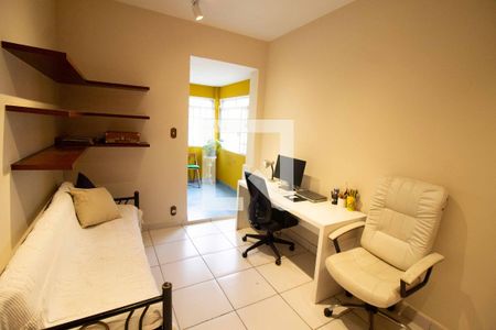 Casa à venda com 240m², 3 quartos e 2 vagasQuarto 3