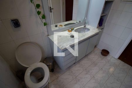 Casa à venda com 240m², 3 quartos e 2 vagasBanheiro