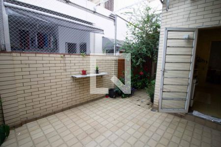 Casa à venda com 240m², 3 quartos e 2 vagasQuintal