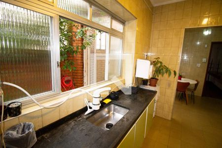 Casa à venda com 240m², 3 quartos e 2 vagasCozinha