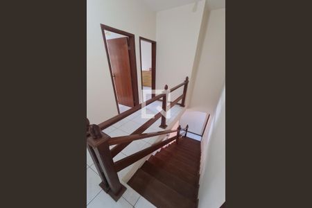 Escada de casa para alugar com 3 quartos, 180m² em Cachambi, Rio de Janeiro